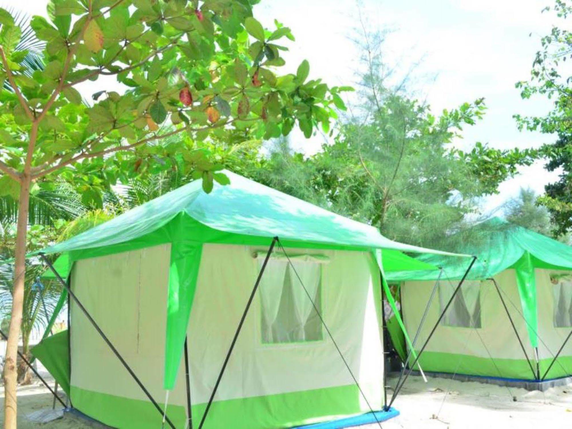 Koh Ngai Camping Hotel Exterior photo