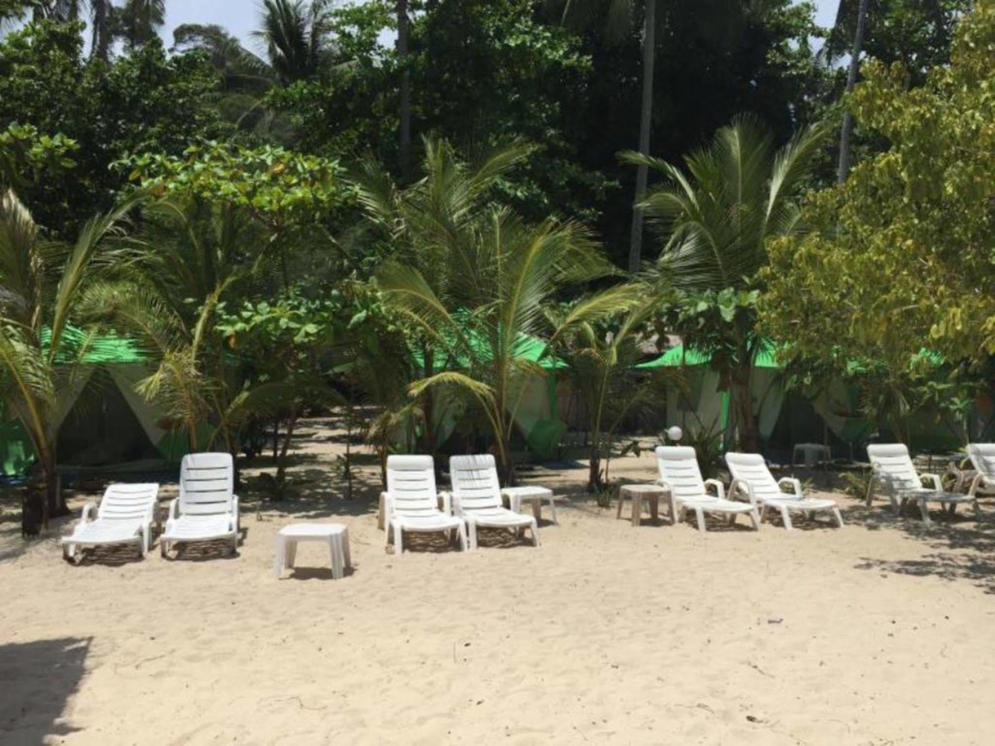 Koh Ngai Camping Hotel Exterior photo